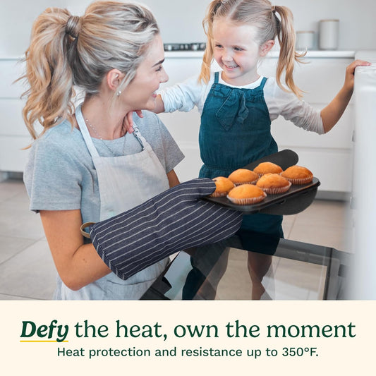 Cuisinart Heritage Kitchen Oven Mitts – Heat-Resistant Kitchen Mitts for Oven with Non-Slip Neoprene Palm, Long Cuff, and Cotton Filling – Durable Oven Gloves for Cooking, Baking, & Grilling