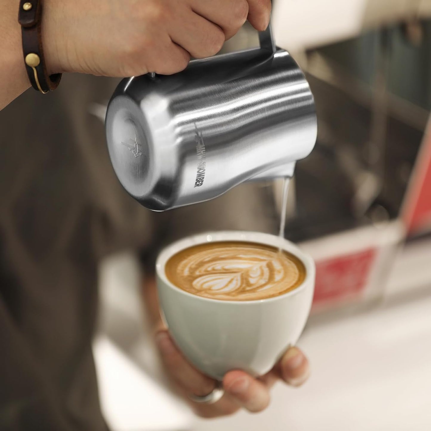 MHW-3BOMBER Milk Frothing Pitcher 12oz/350ml Milk Frother Cup Espresso Steaming Pitcher Stainless Steel Milk Frother Cup Barista Latte Art Round Spout Latte Art Pitcher P7121S