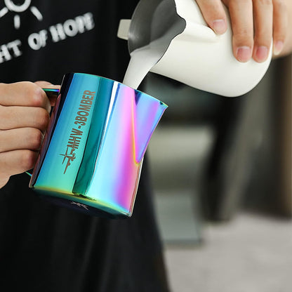 MHW-3BOMBER Milk Frothing Pitcher 20oz/600ml Latte Art Pitcher Stainless Steel Espresso Steaming Pitcher Colorful Barista Milk Jug P5912C-OS