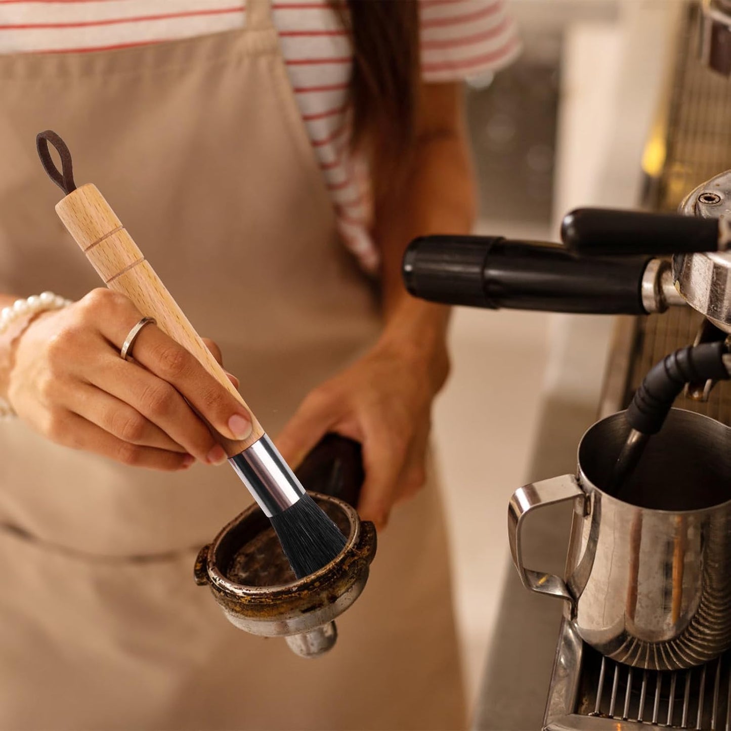 Huakaile 2 Pieces Beige Coffee Grinder Cleaning Brush with Black Bristle, Wood Handle Espresso Machine Cleaning Brush Tool, Barista Accessories Used on Group Heads Kitchen