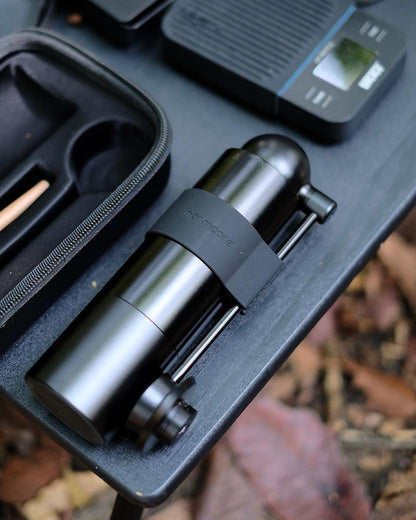 Normcore Manual Coffee Grinder V3, Hand Coffee Grinder with 46mm Contemporary Conical Burr, Internal Adjustable Setting, Double Bearing Positioning, Portable Coffee Grinder with Carrying Case