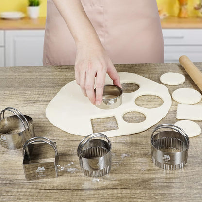 M JNGMEI 4 Pieces Stainless Steel Cookie Cutter Set Biscuit Cutter 2.25inch, 2.75inch, 3.25inch,3.5inch Biscuit Plain Edge Round Cutters Sizes Shape Molds Multiple Sizes