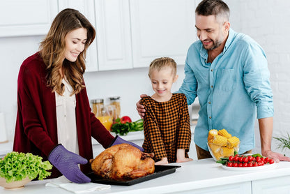 KITCHEN PERFECTION XL Silicone Smoker Oven Gloves -Extreme Heat Resistant BBQ Gloves -Handle Hot Food Right on Your Grill Fryer & Pit | Waterproof Oven Mitts Grill Gloves |Superior Value Set+3 Bonuses