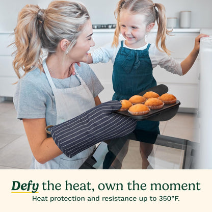 Cuisinart Heritage Kitchen Oven Mitts – Heat-Resistant Kitchen Mitts for Oven with Non-Slip Neoprene Palm, Long Cuff, and Cotton Filling – Durable Oven Gloves for Cooking, Baking, & Grilling