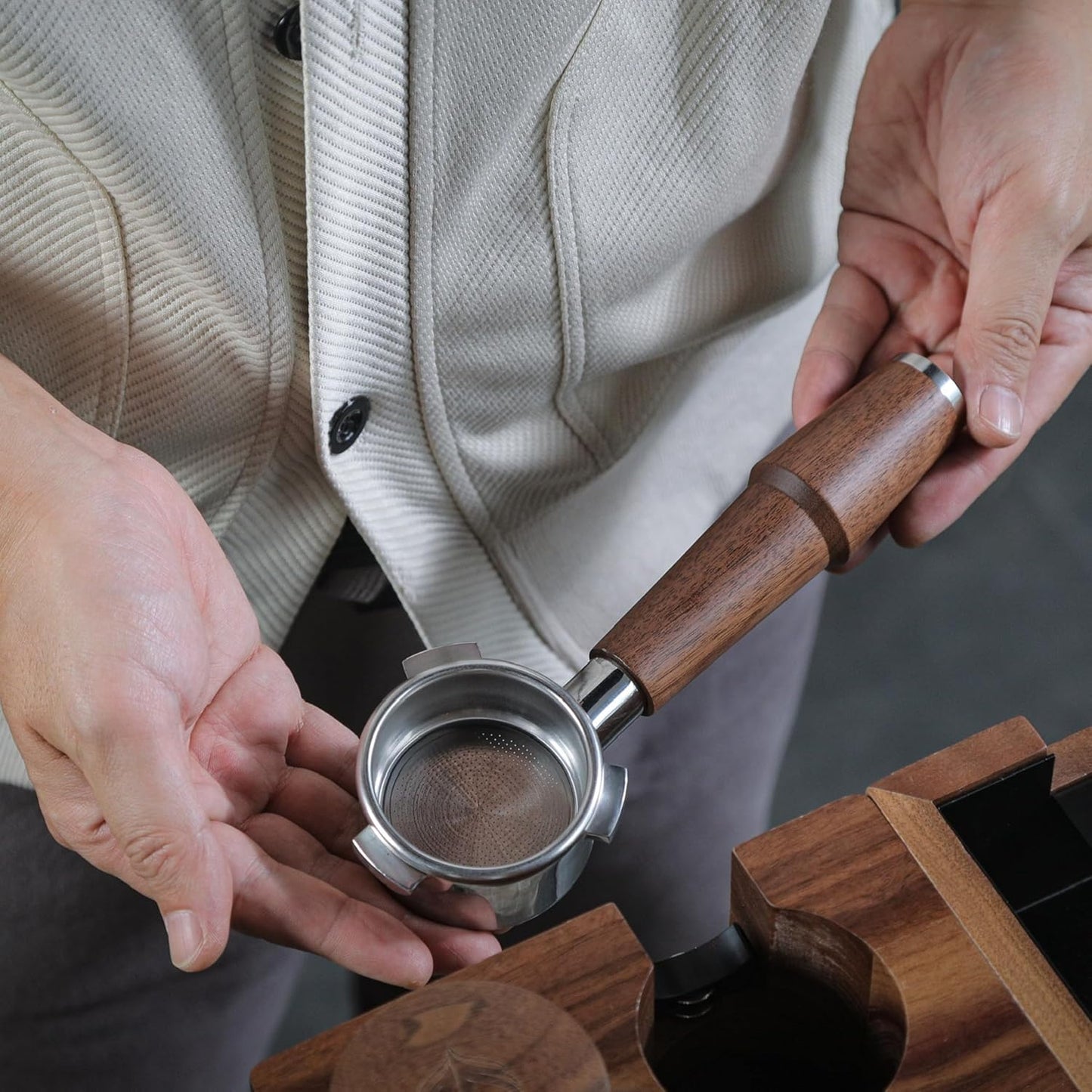 Breville Barista Express Accessories Kit 6pcs Includes 54mm Walnut Tamping Stand, Auto Leveling Tamper, Distributor, Bottomless Portafilter, Dosing Funnel and Puck Screen