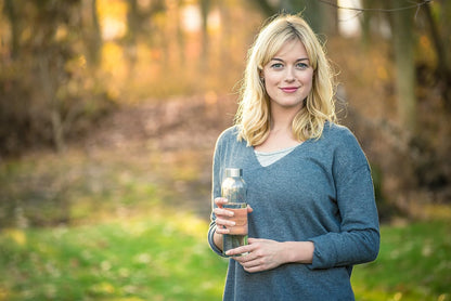 Epica Clear Glass Bottles with Lids, 18oz Resuable Glass Water Bottles for Juicing with Stainless Steel Cap to store Milk, Smoothie, etc., 100% Leak Proof, Durable and Dishwasher Safe (Set of 6)