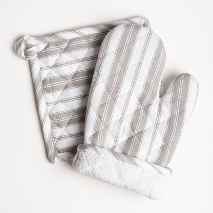 Oven Mitts & Potholder Set - Durable Heat Resistant Gloves - Thick Mittens for Kitchen - Suitable for Cooking, Baking, Grilling – BBQ - 2 Oven Mitts & 2 Potholders – Light Grey Stripes - Casa De Lan
