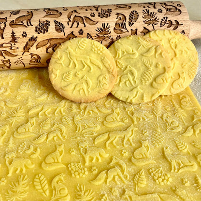 FOX Embossing Rolling Pin – Laser Engraved Dough Roller with a woodland fox and forest pattern. Perfect for cookies, pottery, and a thoughtful gift. By Algis Crafts.
